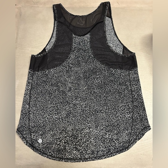 Women's LULULEMON Black White Activewear Tank Top Size 8-10 - Picture 5 of 8